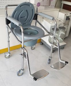 Ghế bô vệ sinh Oromi có bánh xe có gác chân tại Thanh Hóa